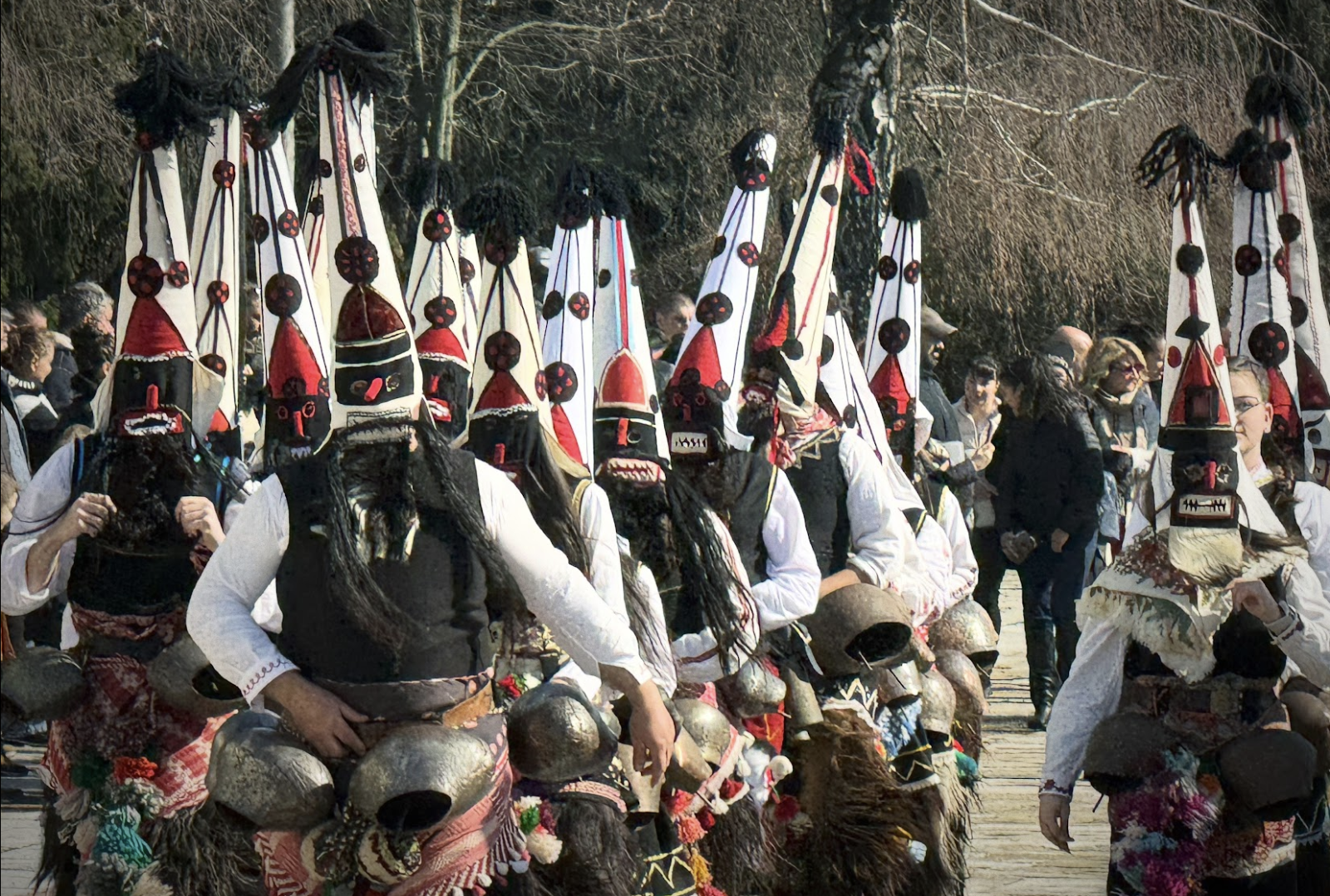 Разходка до Калофер по време на "Старчовден" - пътепис за един зимен празник с душа